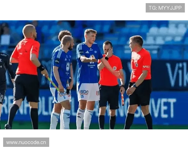 阿贾克斯争冠能力出现波动，当前赛季竞争形势趋于复杂