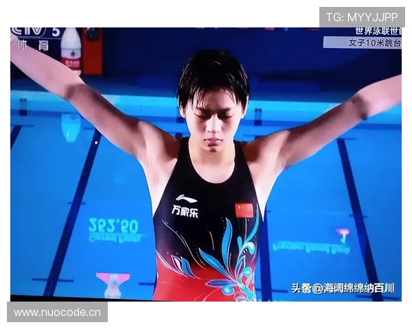 全红婵回家路上还在啃苹果，这届顶流冠军怎么连零食都省着吃？