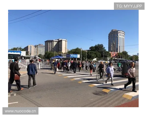 张楠家的冰箱里塞满了能量胶，连饮料都按训练表排班