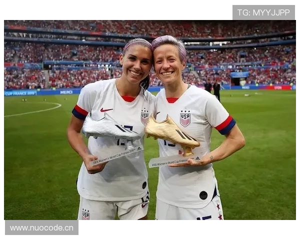 梅根·拉皮诺日常是精打细算？别告诉我世界杯奖金都花社交了吧！